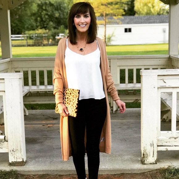 Women’s clothing, shoes, purses, and accessories! - Picture 2 of 4